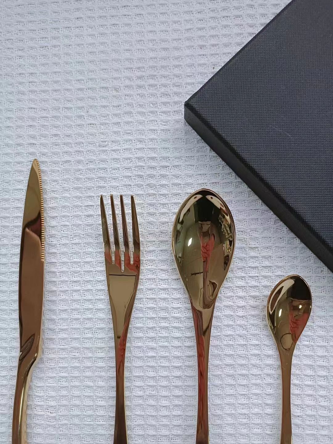 Versace cutlery set - Image 3 of 3