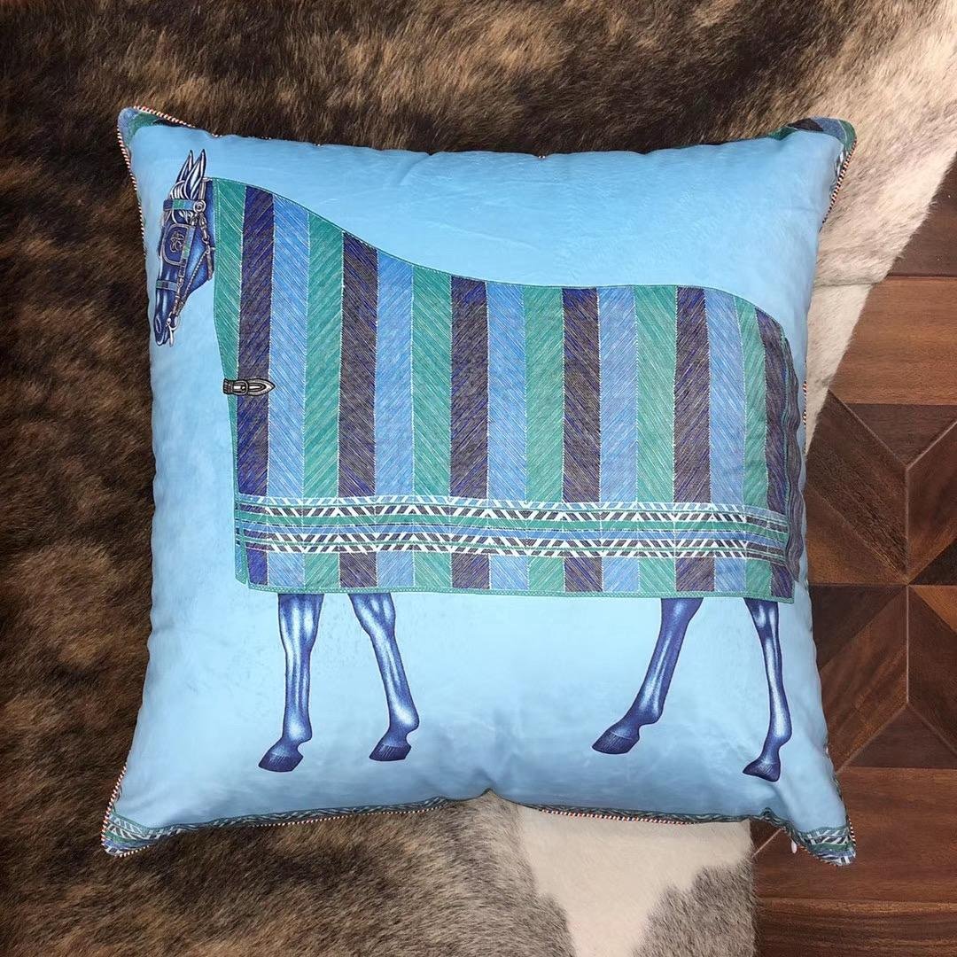 High-end Velvet cushion - Image 7 of 7