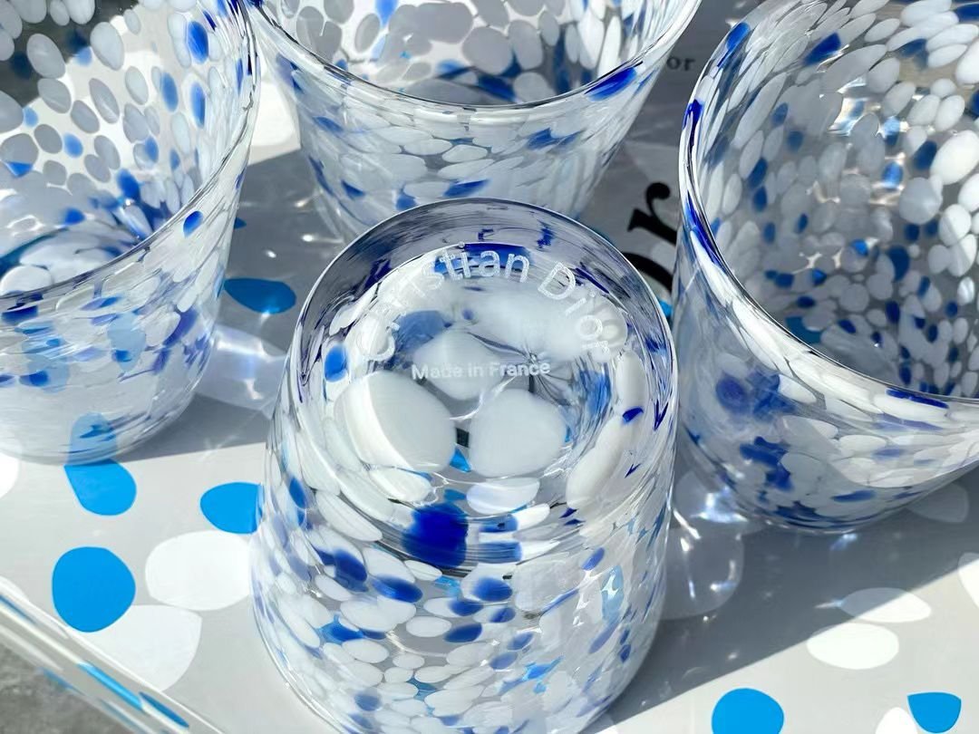set of four blue and white glasses - Image 2 of 2