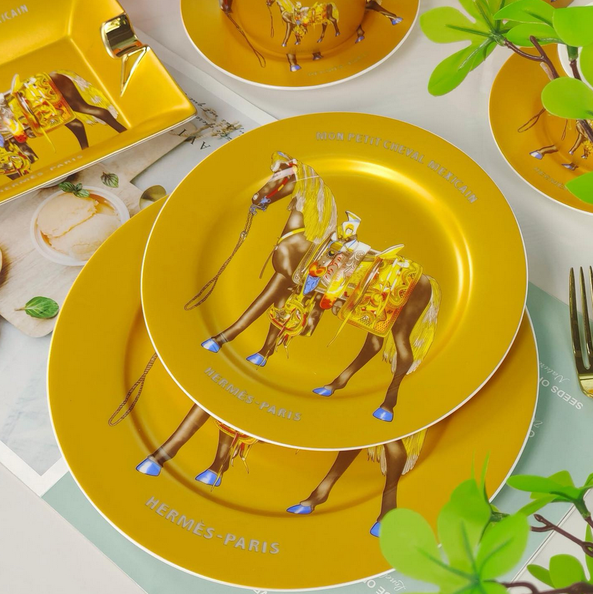 Hermes set of two golden plates with horse - Hermes Plates | Aleppo Gift UAE