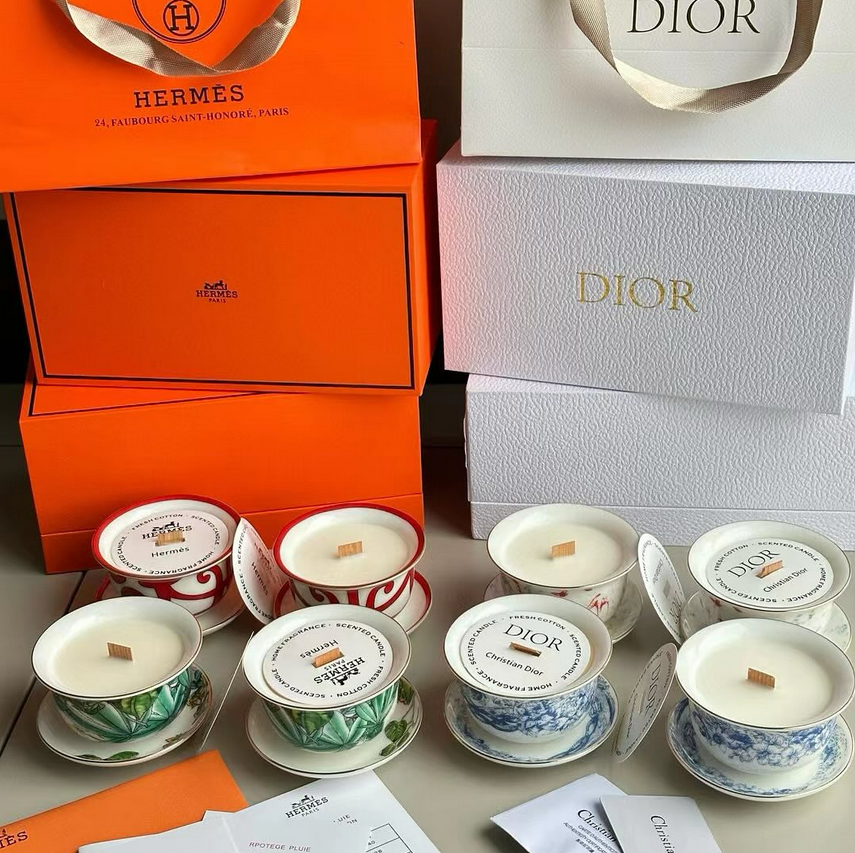 porcelain teacup and saucer sets, often featuring intricate patterns like Toile de Jouy or floral motifs - Image 2 of 2