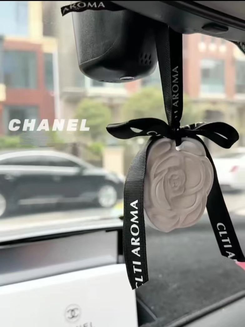 CHANEL aroma pendant with Perfume - Image 4 of 4