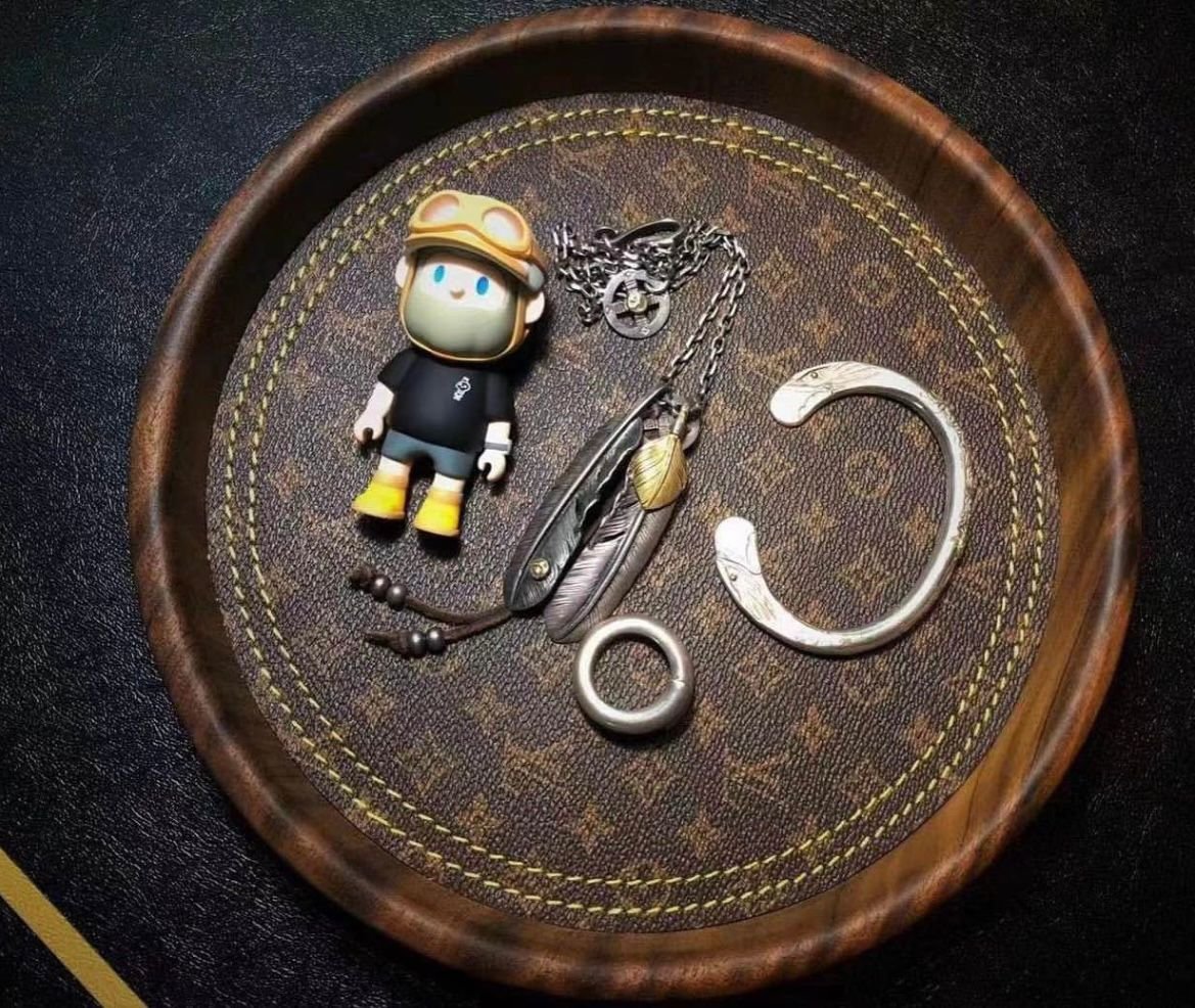 LV Trinket rounded tray  from Louis Vuitton  - Louis Vuitton Tray | Aleppo Gift UAE