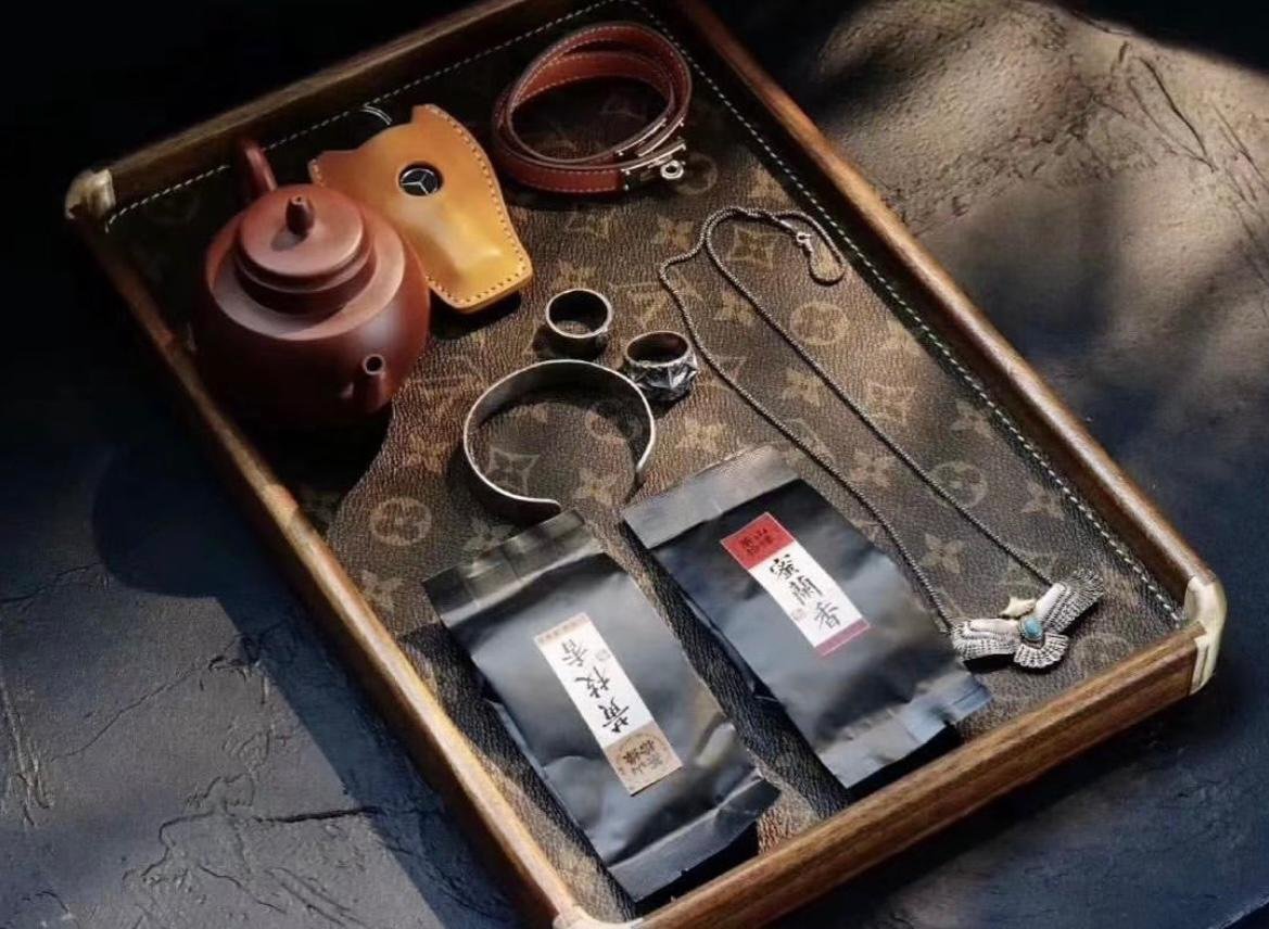 LV trinket tray from Louis Vuitton  - Louis Vuitton Tray | Aleppo Gift UAE